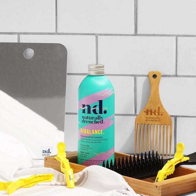 Rebalance product shot with fogless mirror and bamboo brush